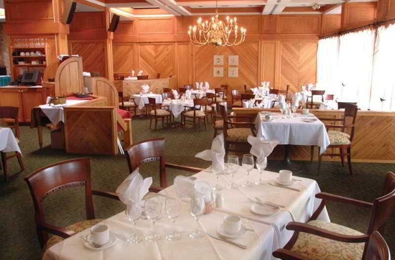 Pinestone Resort, Conference Centre, Spa & Golf Course Халибъртън Ресторант снимка