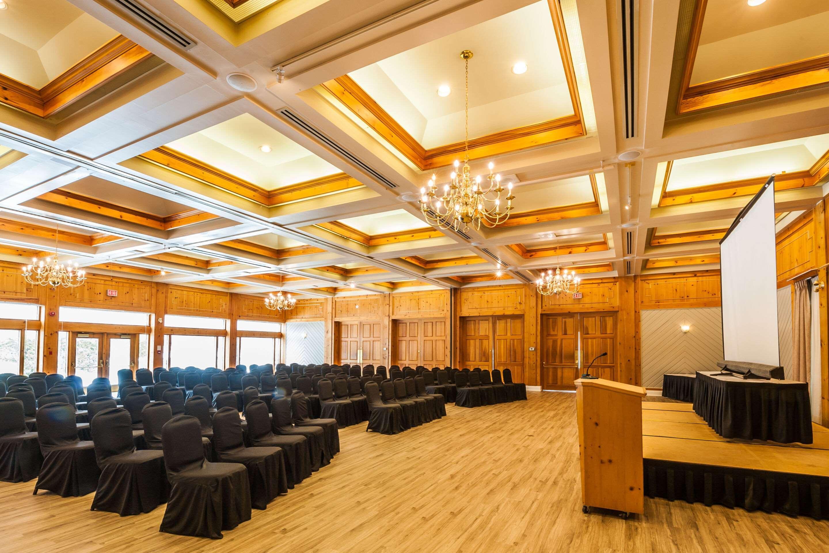 Pinestone Resort, Conference Centre, Spa & Golf Course Халибъртън Екстериор снимка