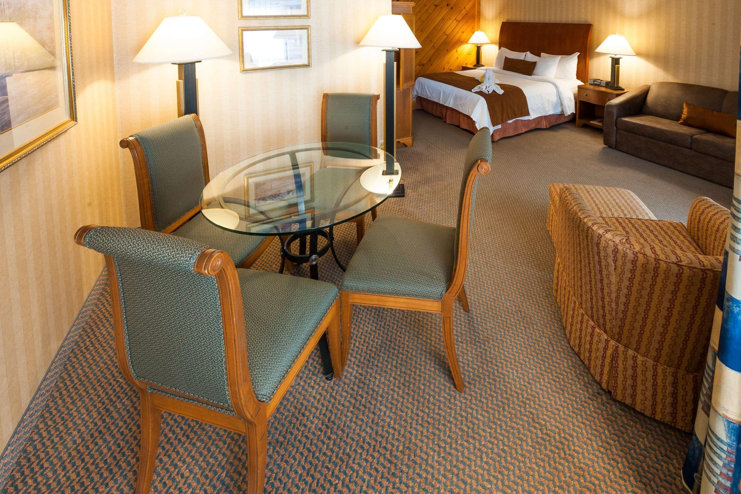 Pinestone Resort, Conference Centre, Spa & Golf Course Халибъртън Екстериор снимка