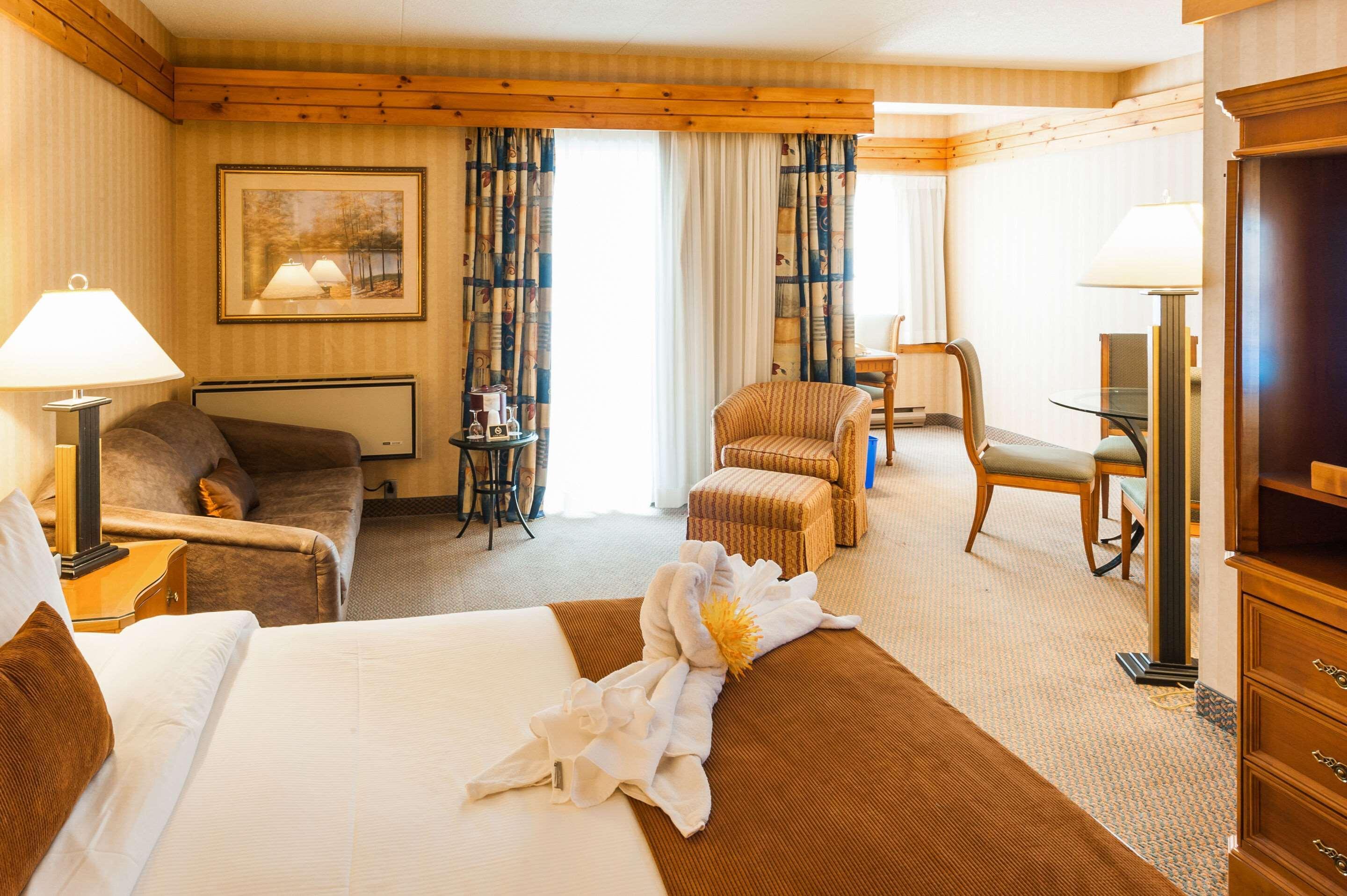 Pinestone Resort, Conference Centre, Spa & Golf Course Халибъртън Екстериор снимка