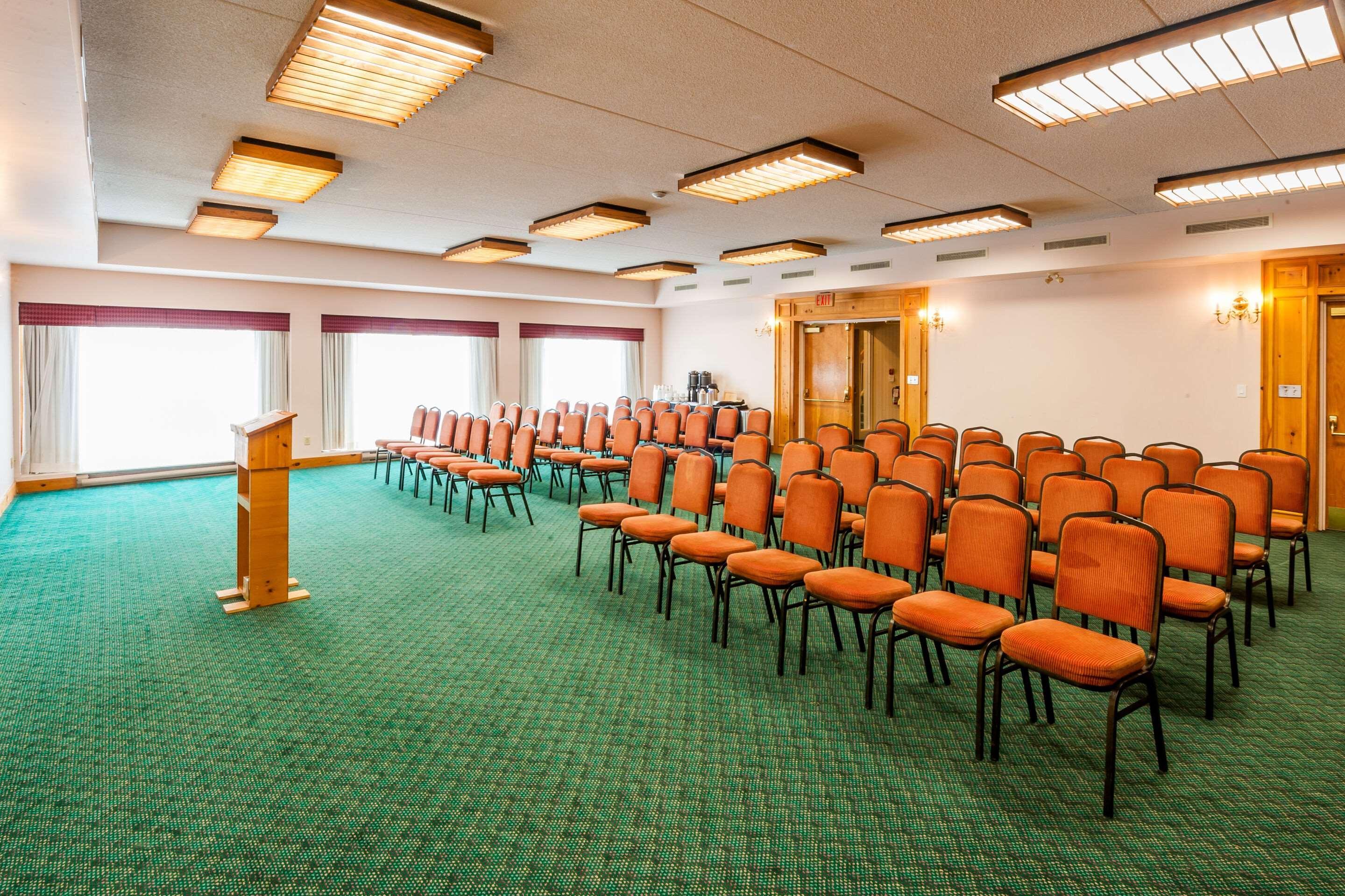 Pinestone Resort, Conference Centre, Spa & Golf Course Халибъртън Екстериор снимка