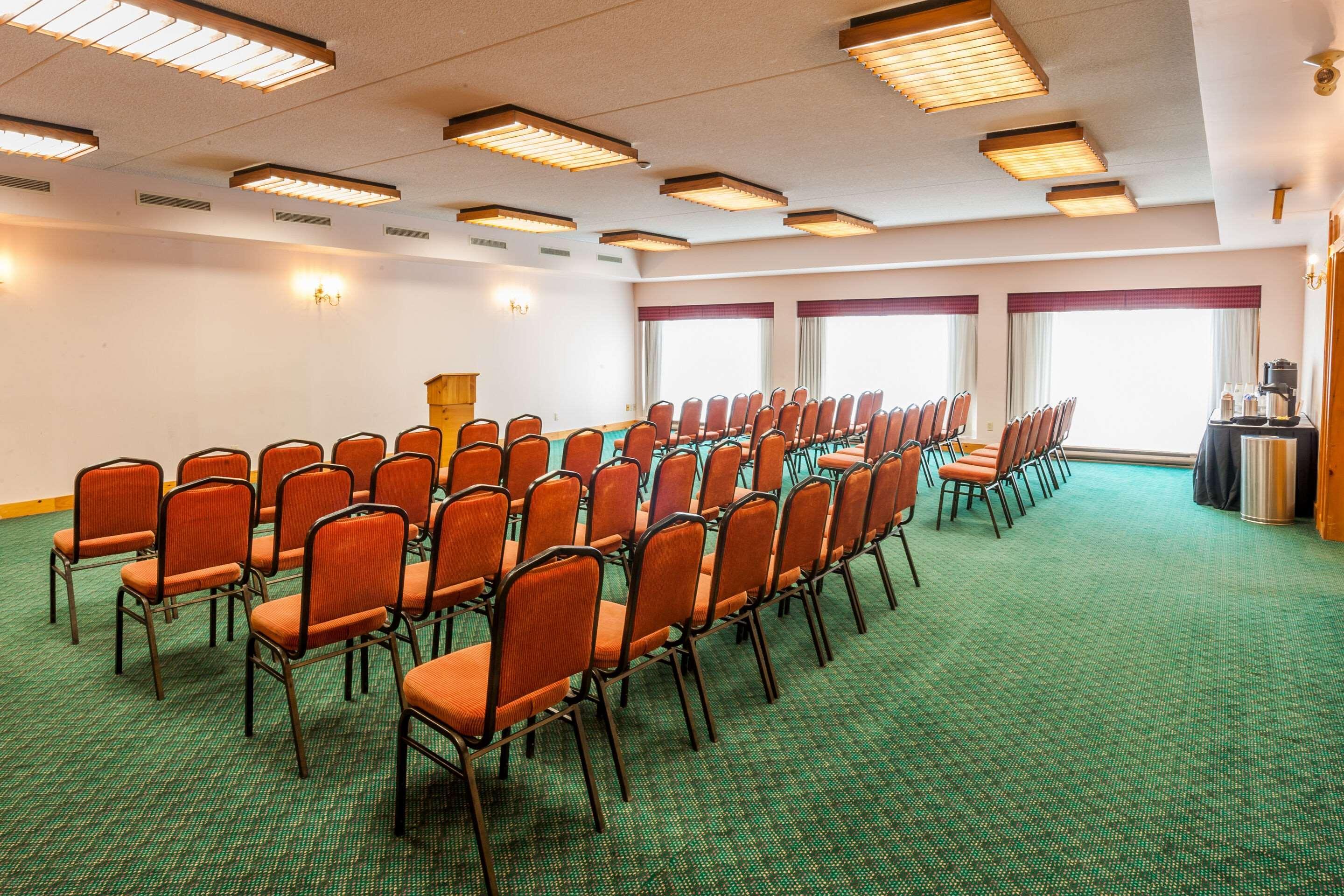 Pinestone Resort, Conference Centre, Spa & Golf Course Халибъртън Екстериор снимка